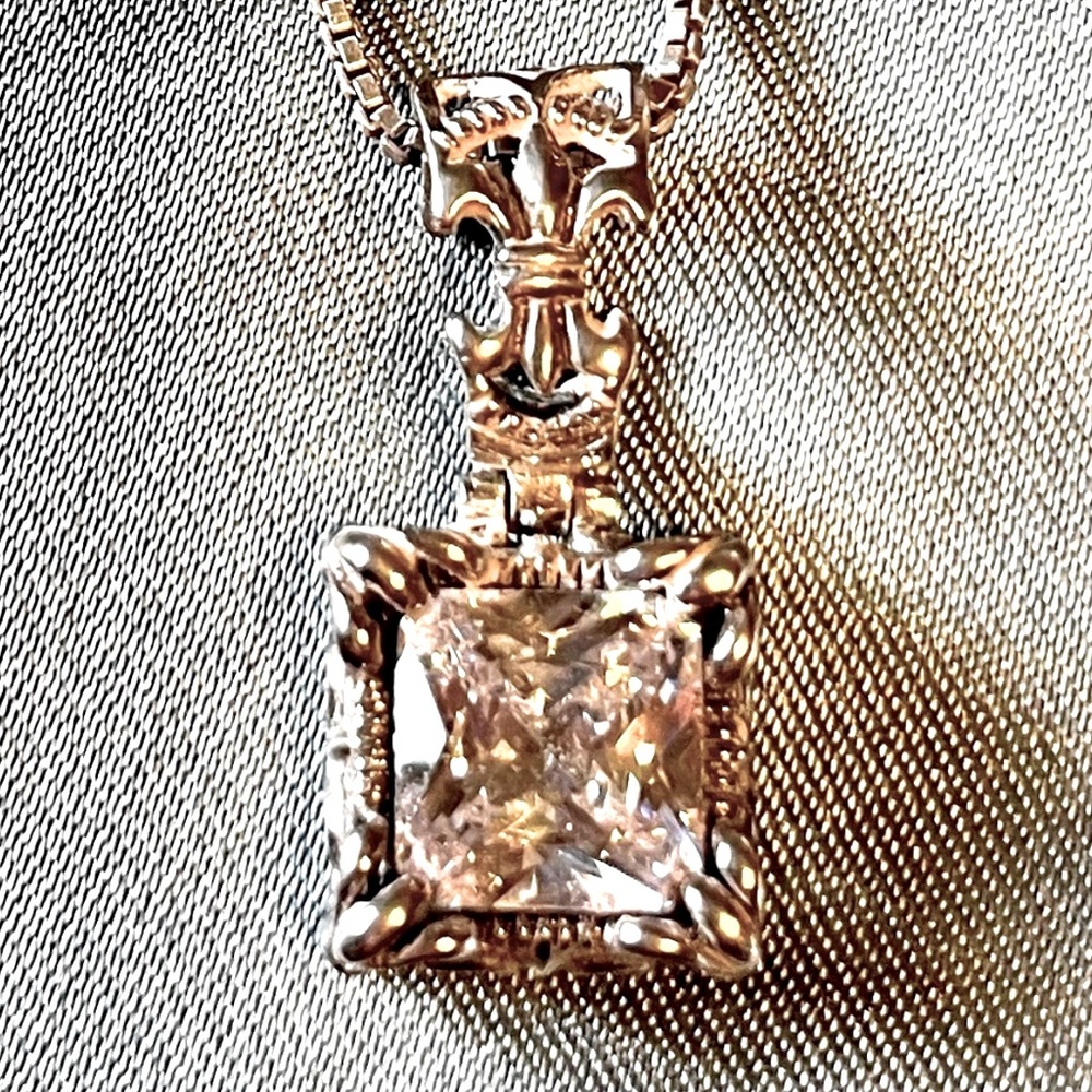 Silpada Vintage .925 Sterling Silver “Uptown” Pendant Exquisite Conditi… - Picture 2 of 3